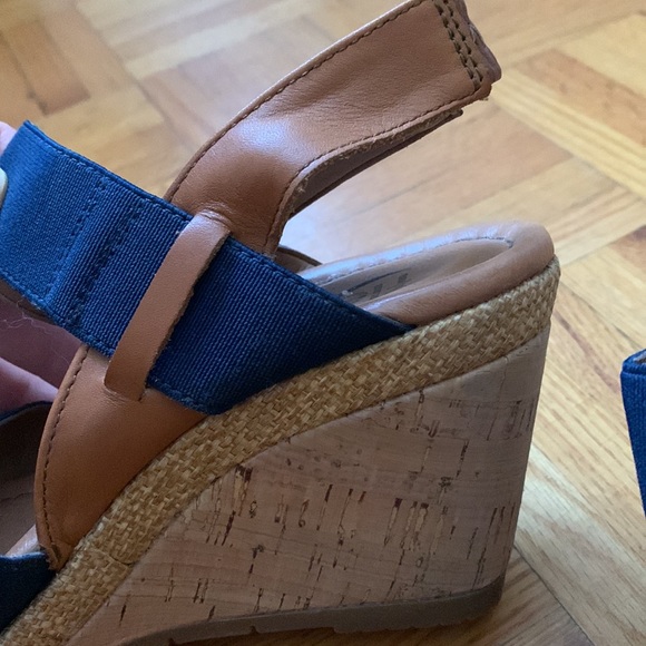 Flexi 🩴 - Picture 4 of 5